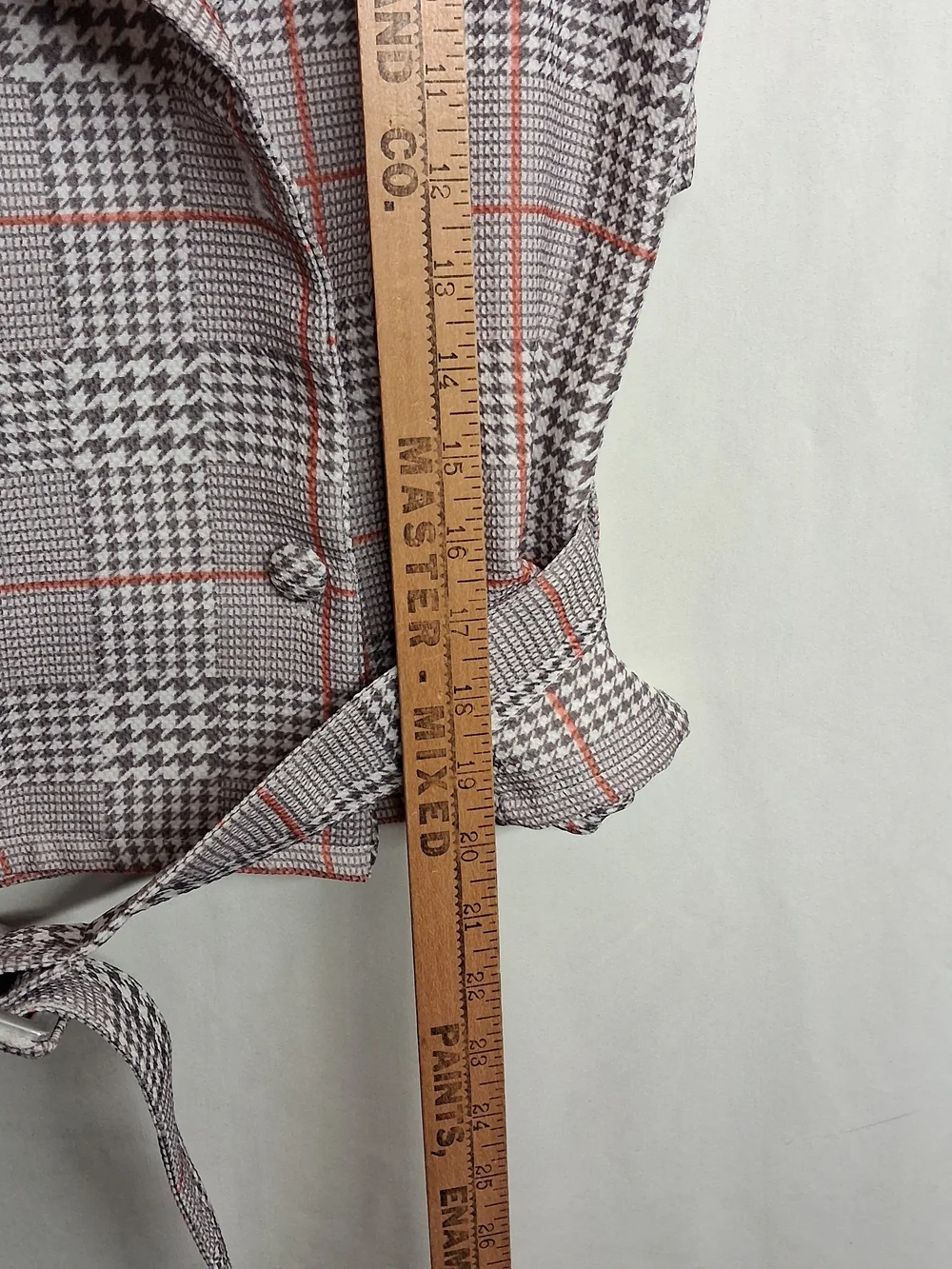 PLAINS & PRINTS Plaid Vest Jacket Sleeveless Belted Houndstooth Gray White 6